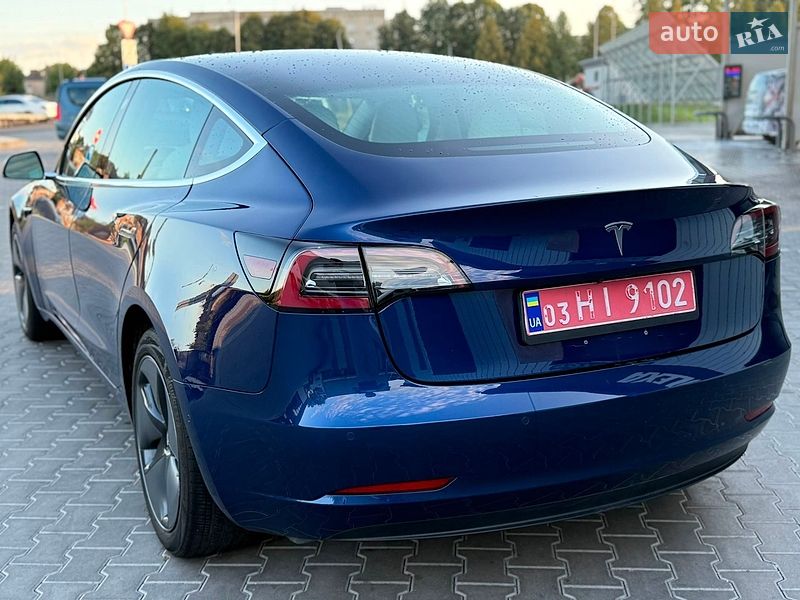 Седан Tesla Model 3 2018 в Владимире