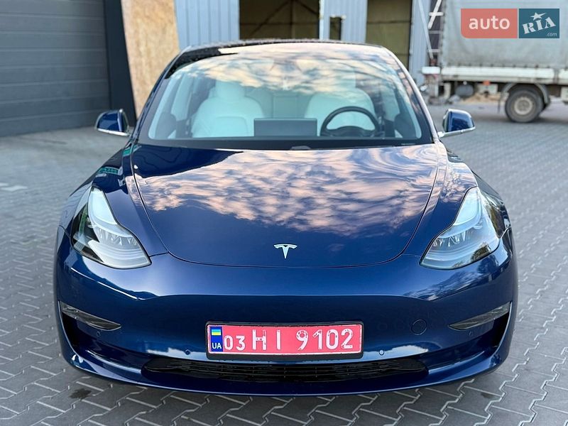 Седан Tesla Model 3 2018 в Владимире