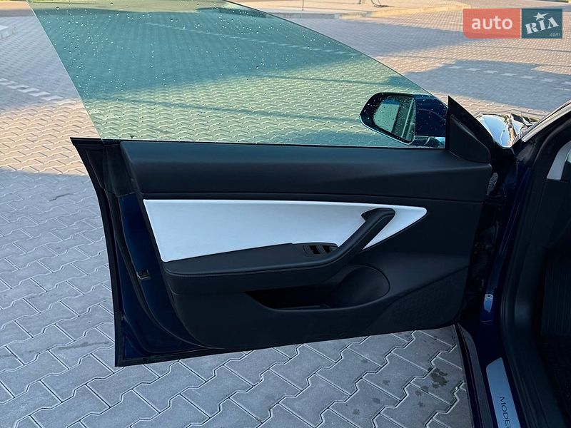 Седан Tesla Model 3 2018 в Владимире