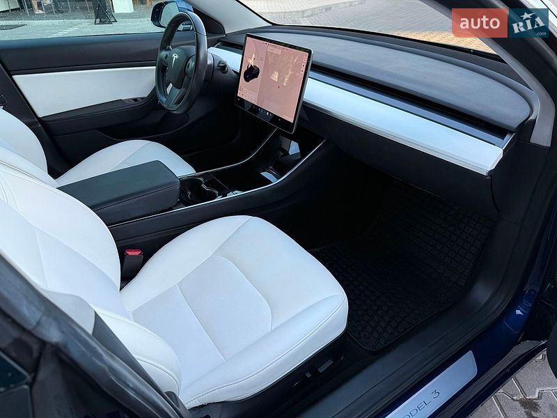 Седан Tesla Model 3 2018 в Владимире