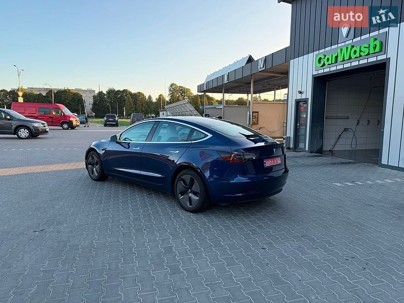 Седан Tesla Model 3 2018 в Владимире