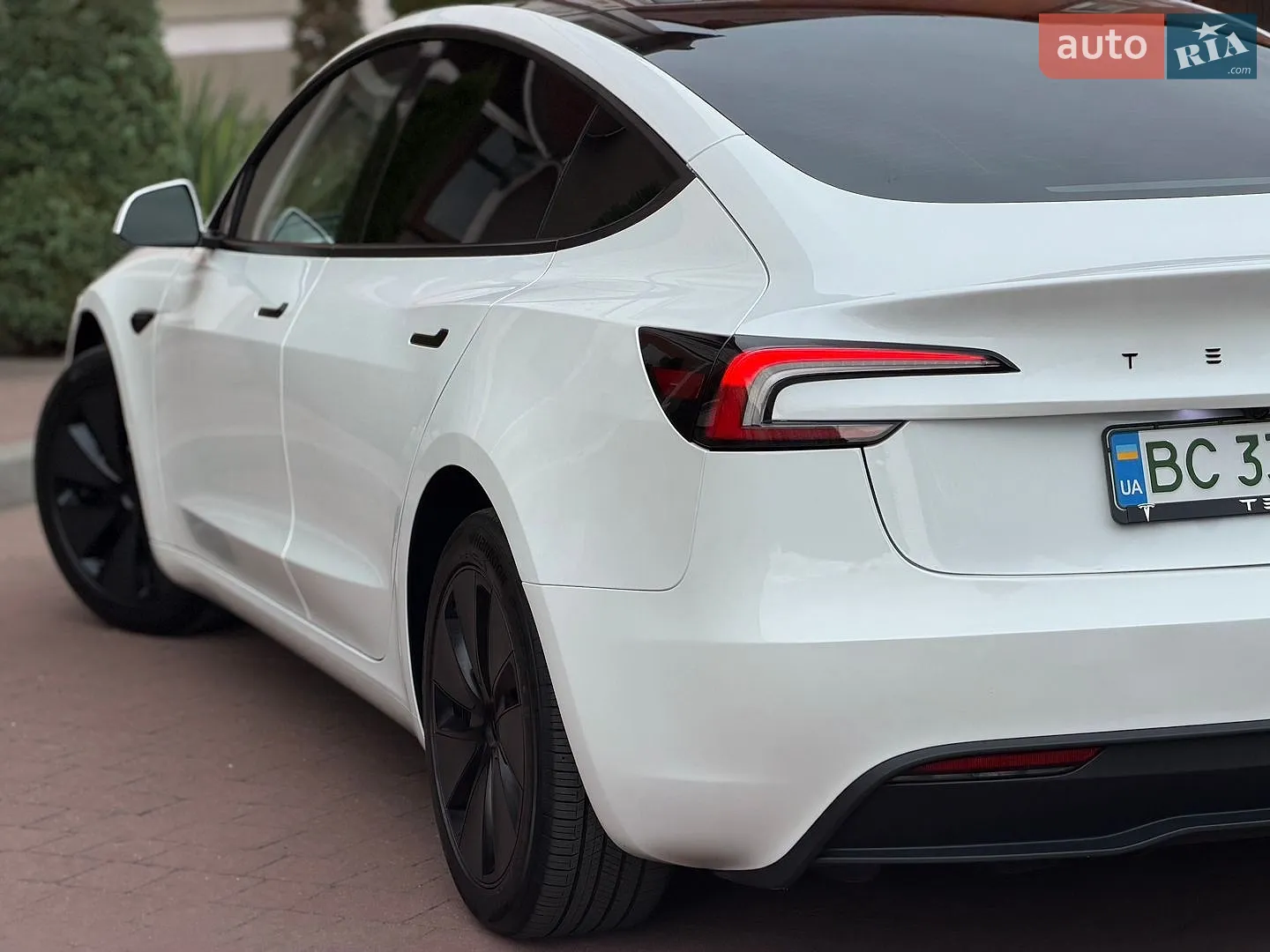 2025 Tesla Model 3 - мініатюра 14