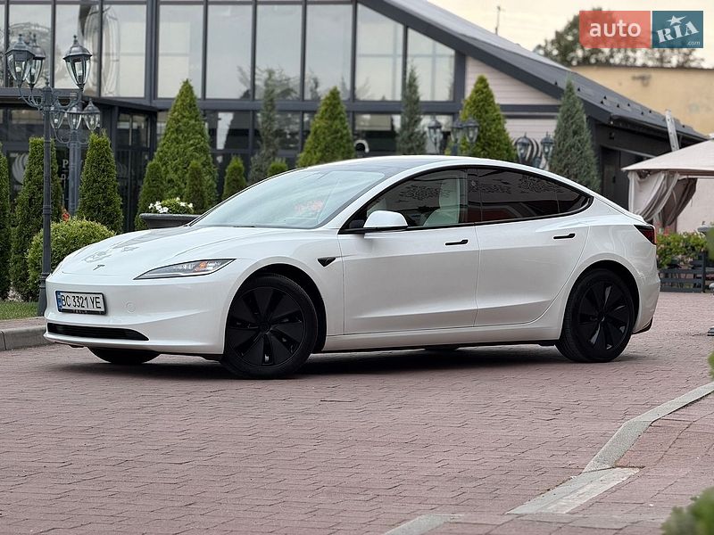 Седан Tesla Model 3 2025 в Стрые