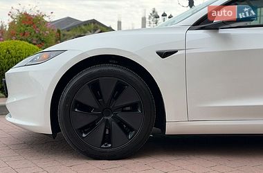 Седан Tesla Model 3 2025 в Стрые