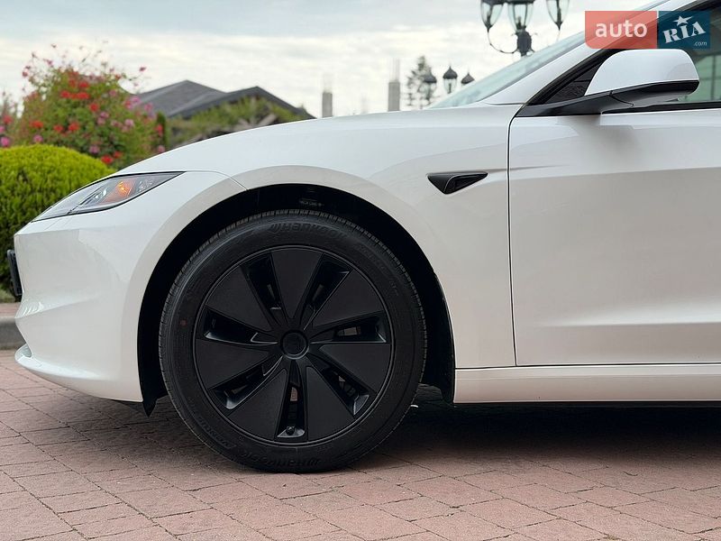 Седан Tesla Model 3 2025 в Стрые