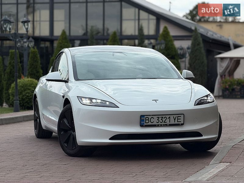 Седан Tesla Model 3 2025 в Стрые