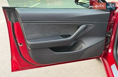 Седан Tesla Model 3 2018 в Виннице