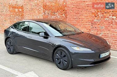 Седан Tesla Model 3 2024 в Тернополе