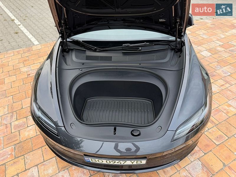 Седан Tesla Model 3 2024 в Тернополе