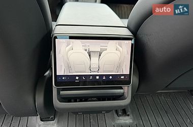 Седан Tesla Model 3 2024 в Тернополе