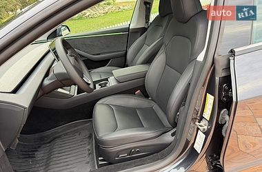 Седан Tesla Model 3 2024 в Тернополе
