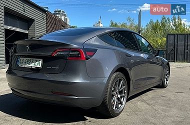 Седан Tesla Model 3 2021 в Києві