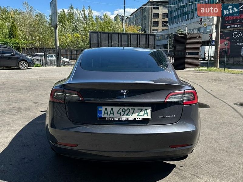Седан Tesla Model 3 2021 в Києві