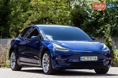 Седан Tesla Model 3 2020 в Львове