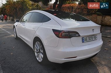 Седан Tesla Model 3 2020 в Києві