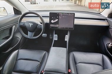 Седан Tesla Model 3 2020 в Києві