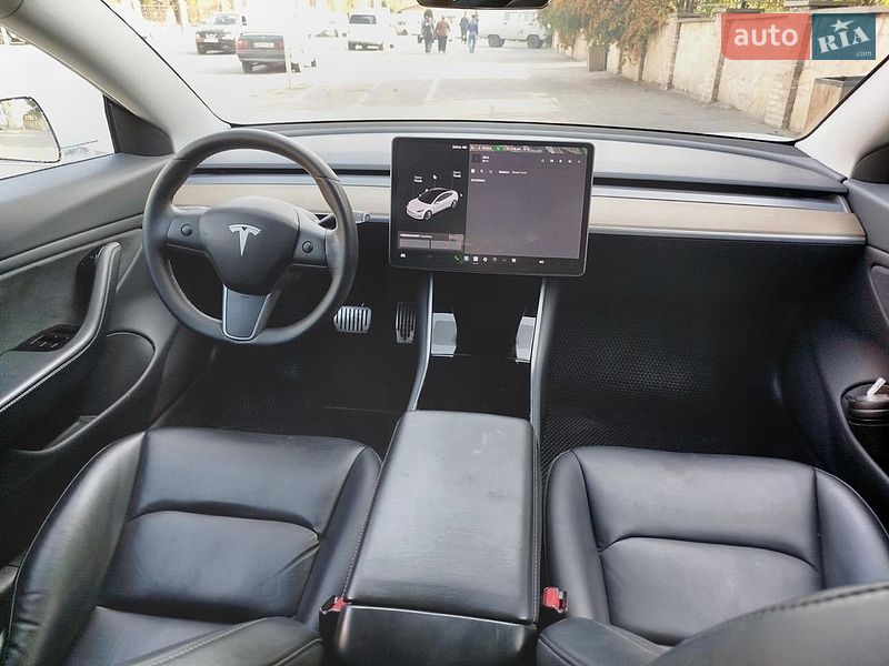 Седан Tesla Model 3 2020 в Києві