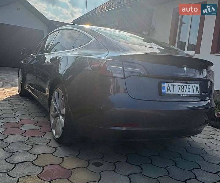 Седан Tesla Model 3 2018 в Коломые
