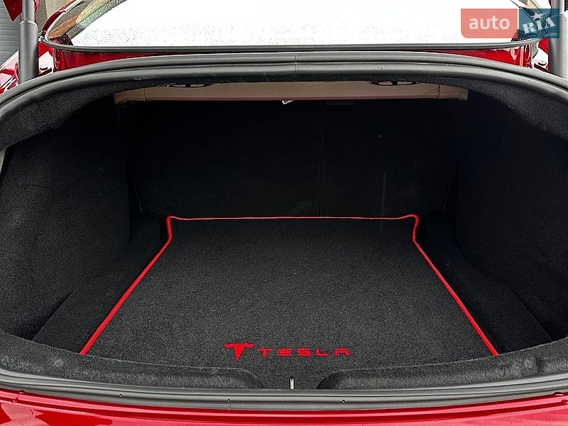 Седан Tesla Model 3 2026 в Чернівцях фото 15 Седан Tesla Model 3 2026 в Чернівцях