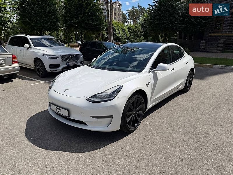 Седан Tesla Model 3 2020 в Киеве