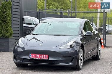 Седан Tesla Model 3 2022 в Львове