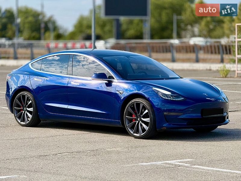 Седан Tesla Model 3 2019 в Киеве