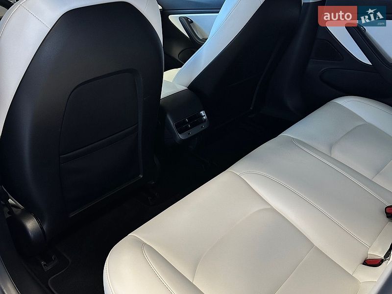 Седан Tesla Model 3 2018 в Одессе
