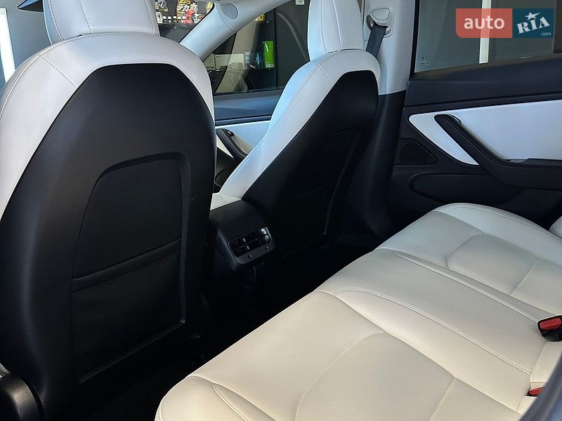 Седан Tesla Model 3 2018 в Одессе