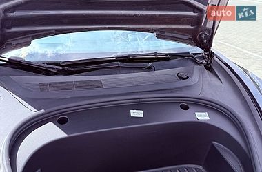 Седан Tesla Model 3 2022 в Львові