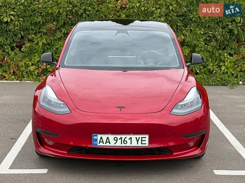 Седан Tesla Model 3 2023 в Киеве