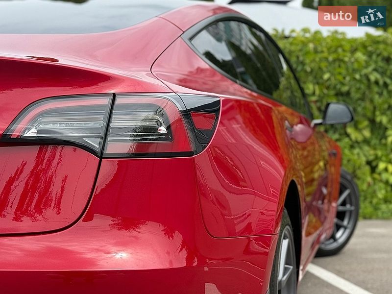 Седан Tesla Model 3 2023 в Киеве фото 19 Седан Tesla Model 3 2023 в Киеве