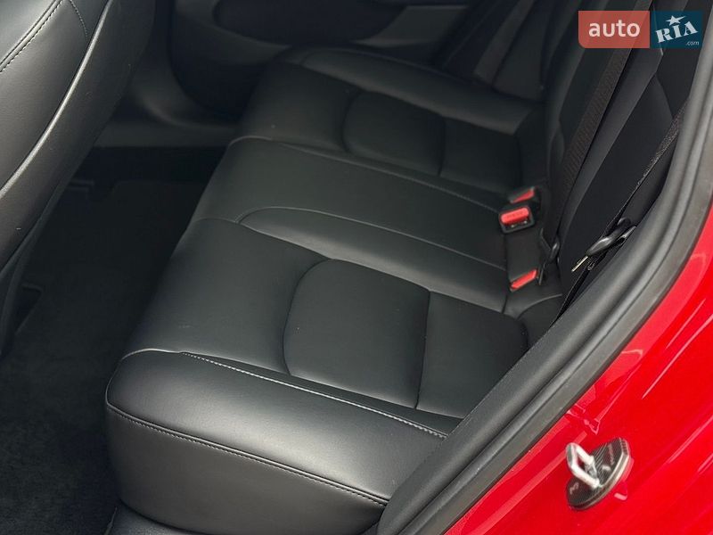 Седан Tesla Model 3 2023 в Киеве