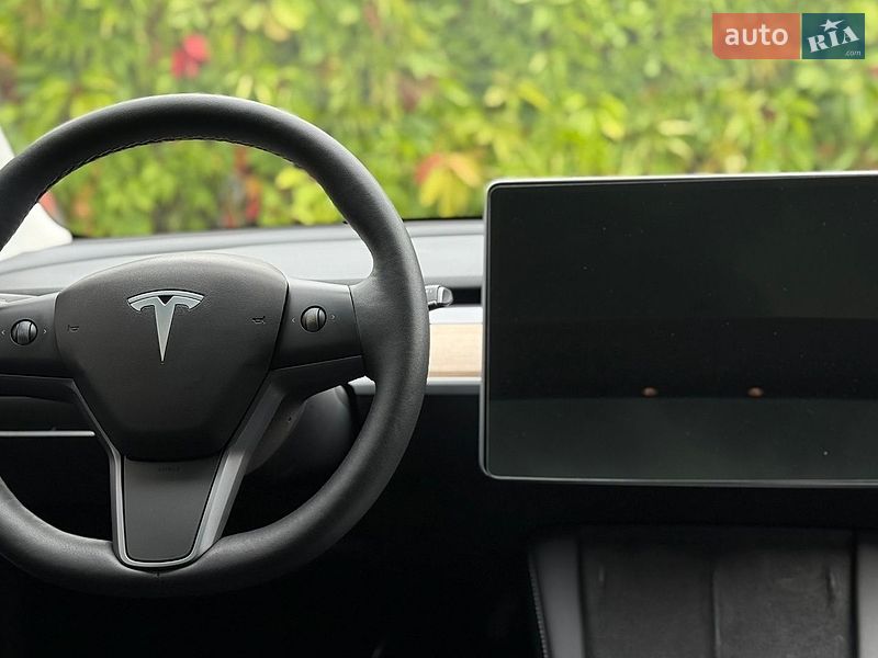 Седан Tesla Model 3 2023 в Киеве фото 26 Седан Tesla Model 3 2023 в Киеве
