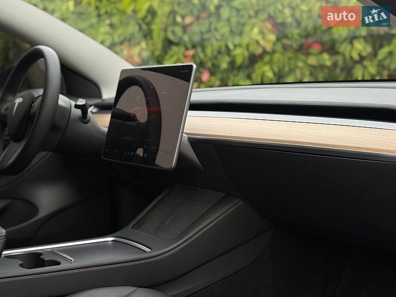 Седан Tesla Model 3 2023 в Киеве фото 28 Седан Tesla Model 3 2023 в Киеве