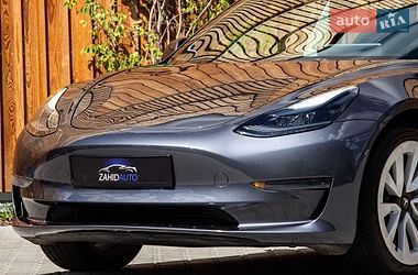 Седан Tesla Model 3 2022 в Львові
