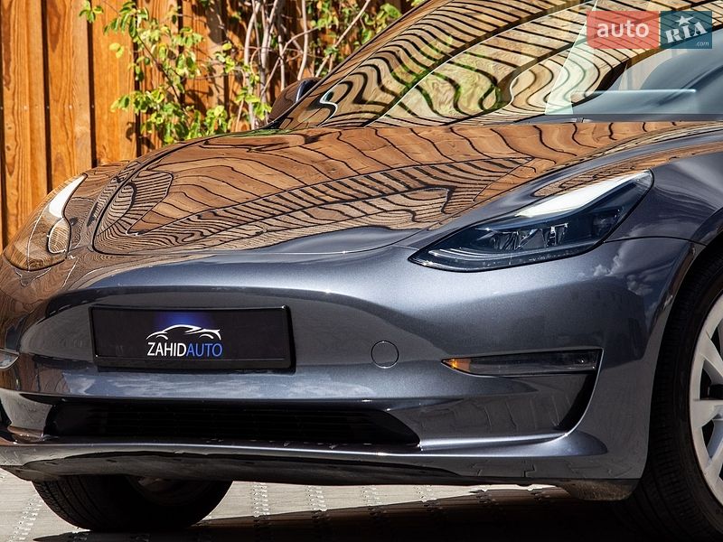 Седан Tesla Model 3 2022 в Львові