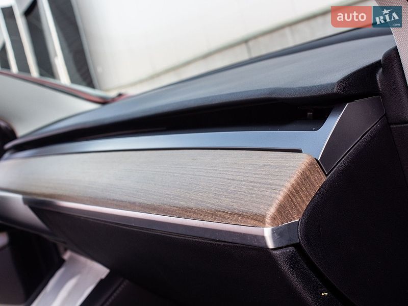Седан Tesla Model 3 2022 в Львове