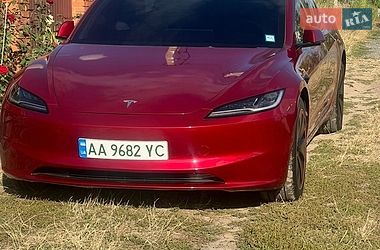 Седан Tesla Model 3 2024 в Києві