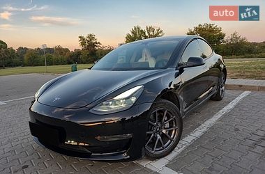 Седан Tesla Model 3 2021 в Днепре