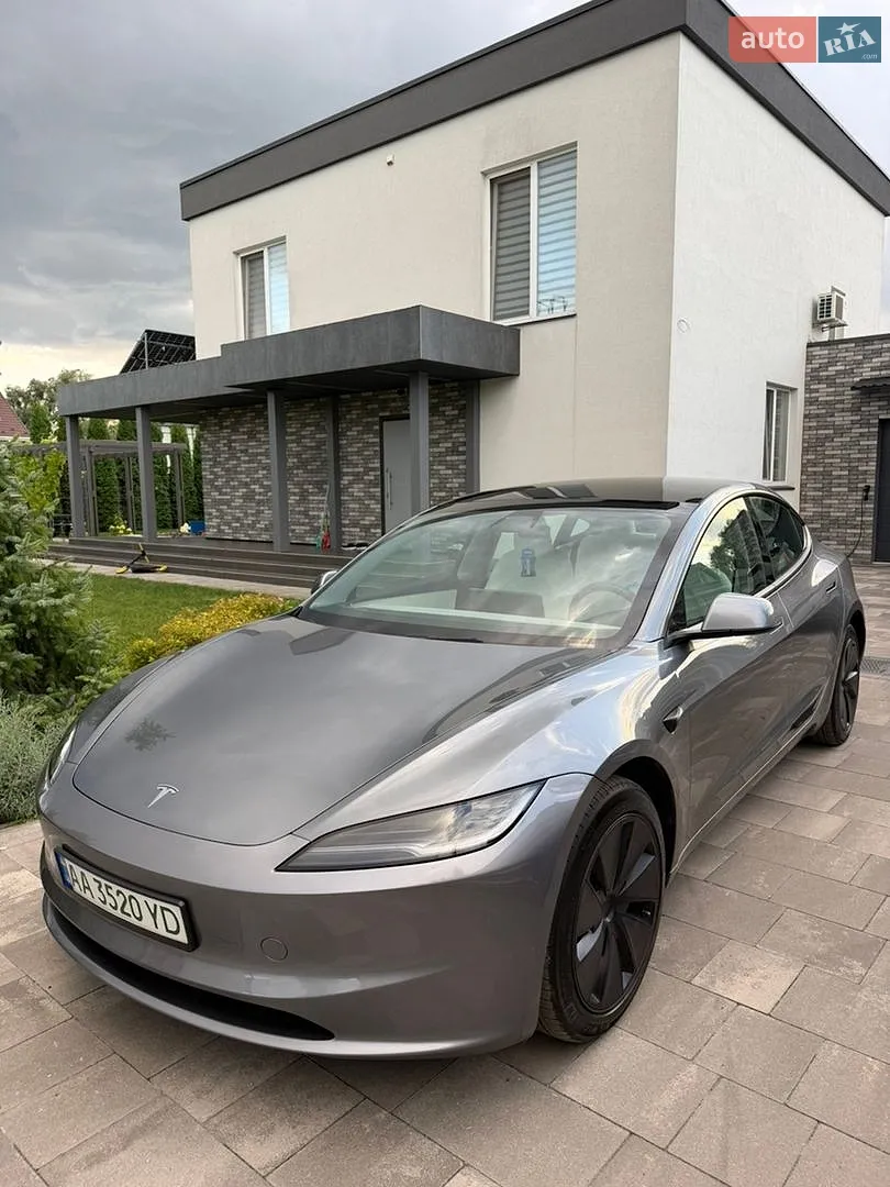 2024 Tesla Model 3 - фото 1