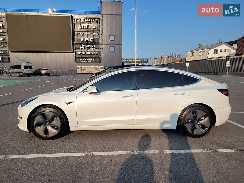 Седан Tesla Model 3 2019 в Киеве фото 13 Седан Tesla Model 3 2019 в Киеве