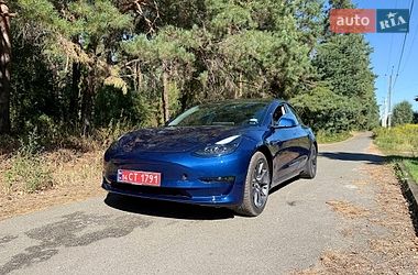 Седан Tesla Model 3 2021 в Вышгороде