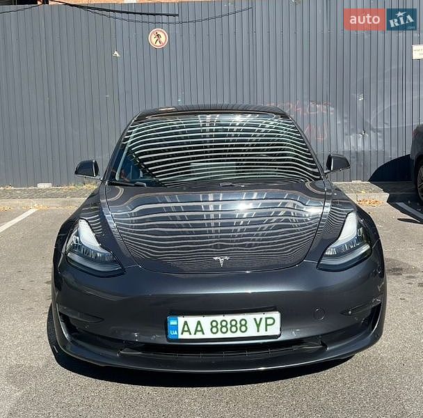 Седан Tesla Model 3 2019 в Києві