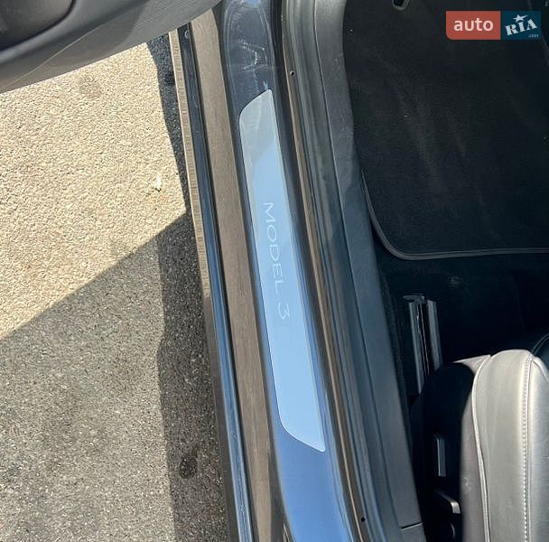 Седан Tesla Model 3 2019 в Києві