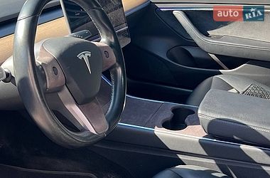 Седан Tesla Model 3 2019 в Києві