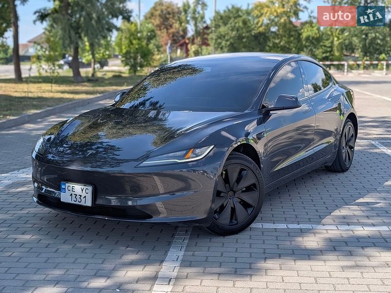 Седан Tesla Model 3 2025 в Коломые