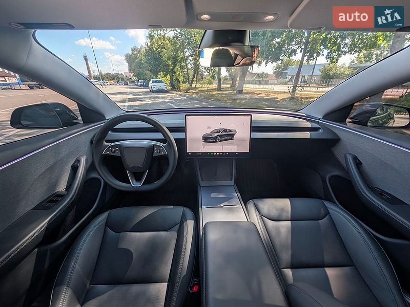 Седан Tesla Model 3 2025 в Коломые