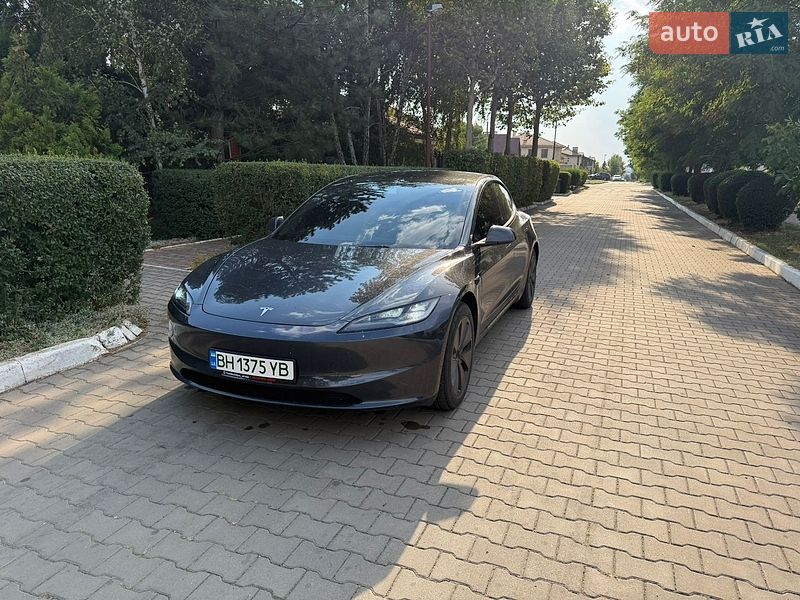Седан Tesla Model 3 2025 в Одесі