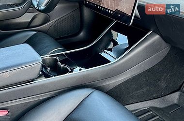 Седан Tesla Model 3 2019 в Києві