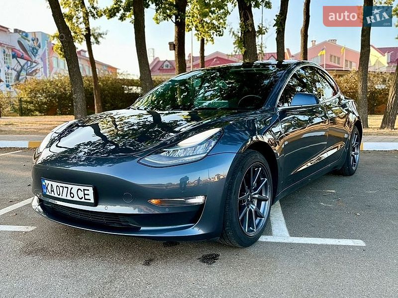 Седан Tesla Model 3 2019 в Києві